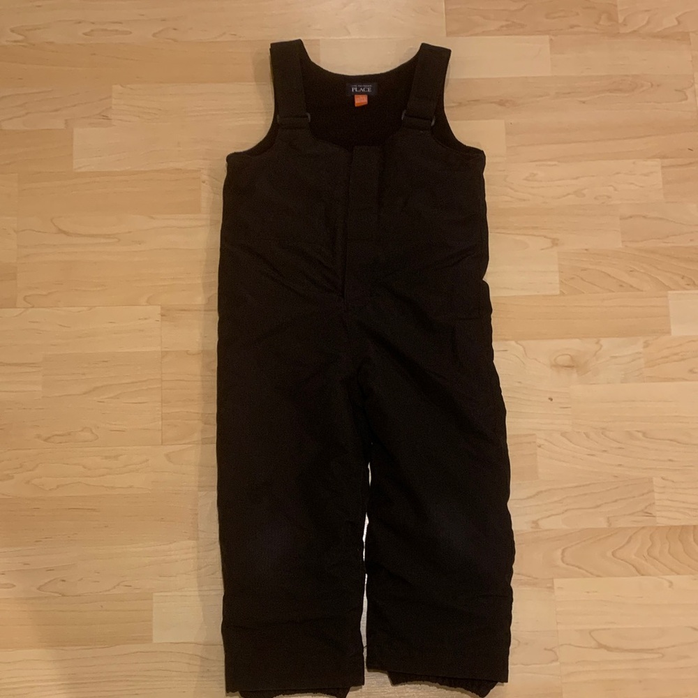 The Children’s Place Black snow overalls  4T size